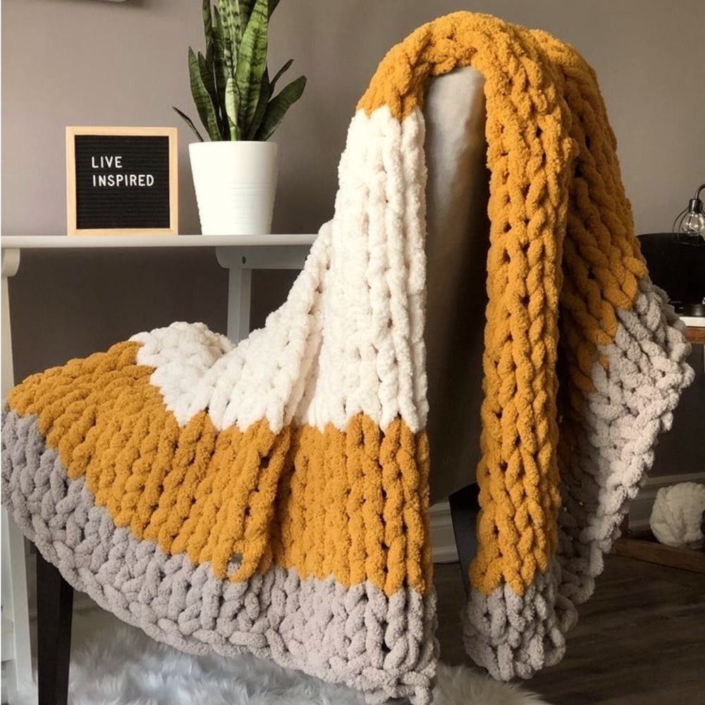 Handmade fluffy blanket 🍁🍂😇